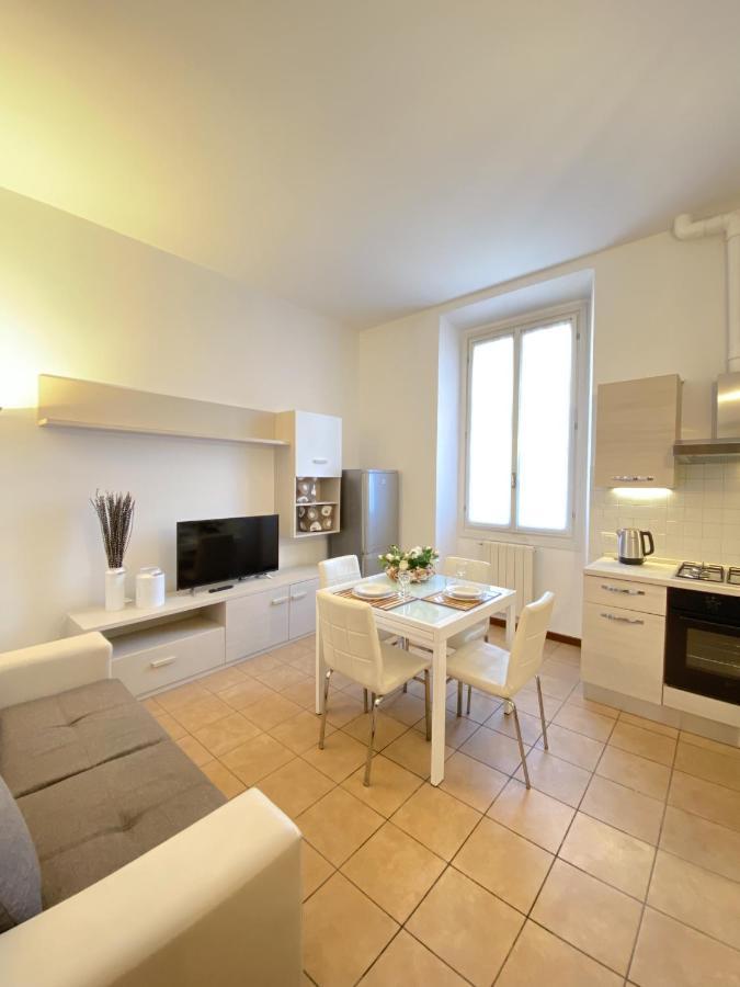 La Ringhiera Fiorita - 101 - 1 Min Centro Storico Apartamento Monza Exterior foto
