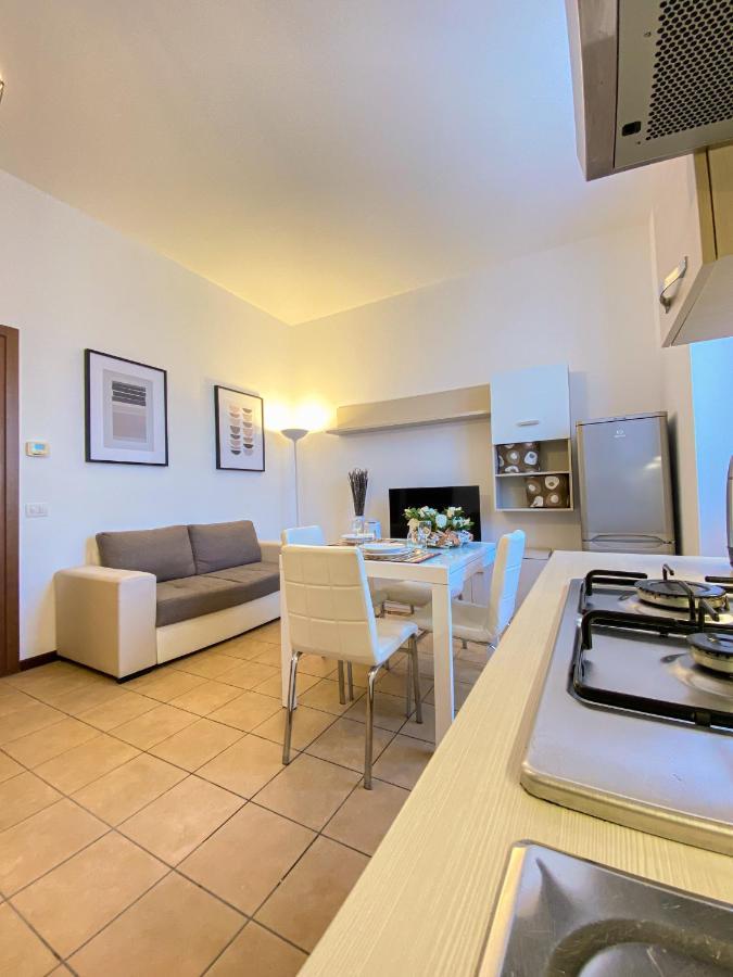 La Ringhiera Fiorita - 101 - 1 Min Centro Storico Apartamento Monza Exterior foto