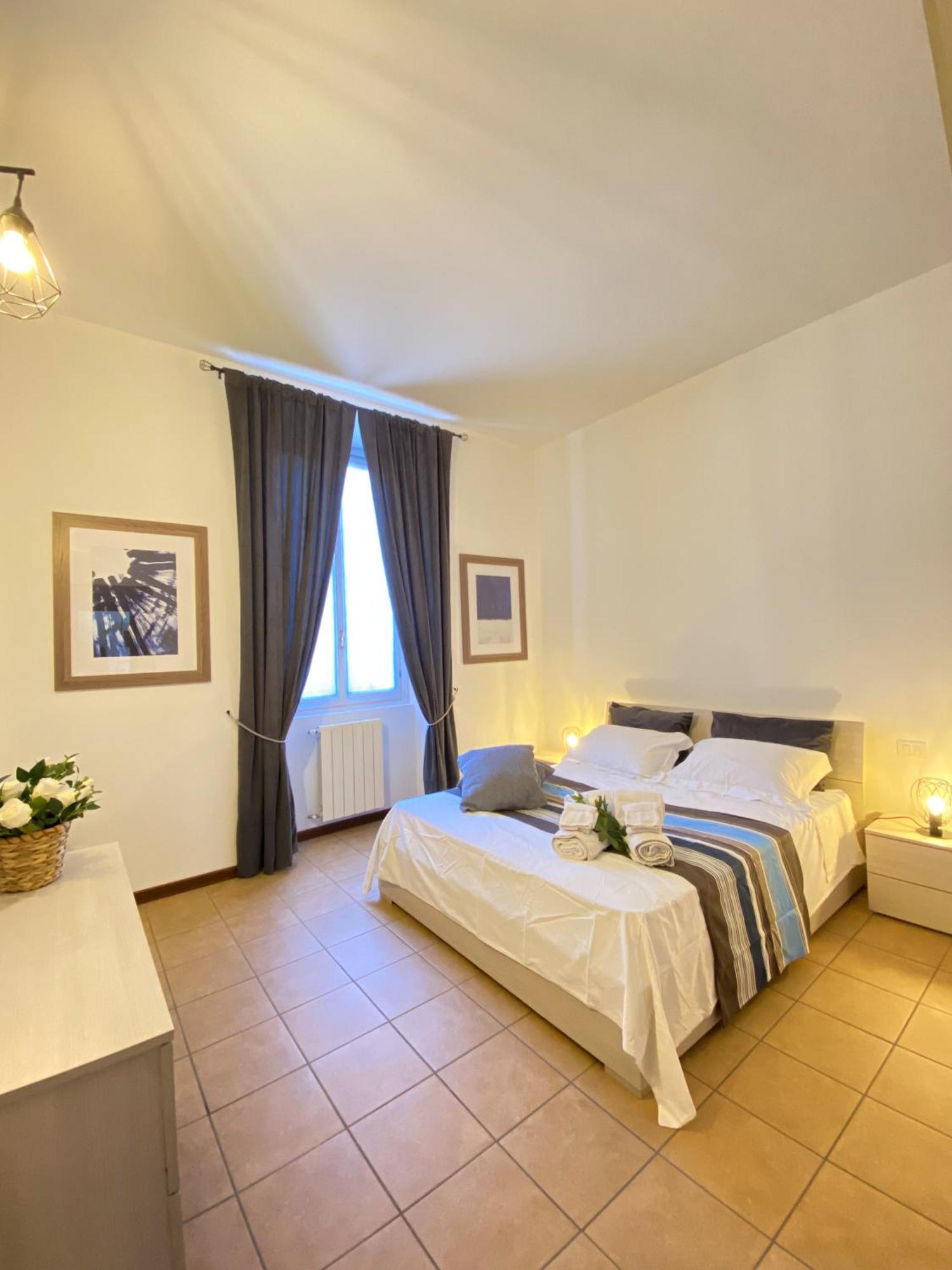 La Ringhiera Fiorita - 101 - 1 Min Centro Storico Apartamento Monza Exterior foto