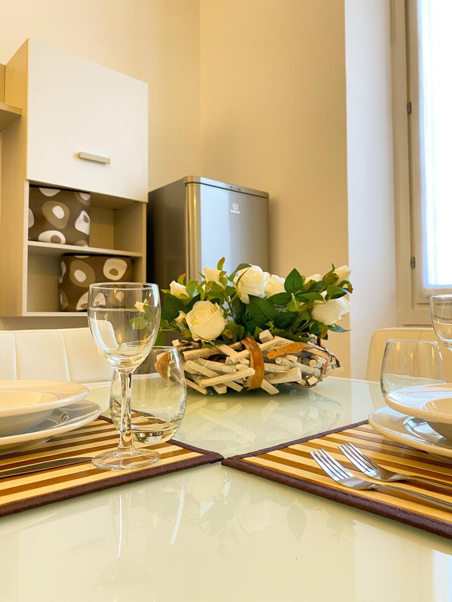 La Ringhiera Fiorita - 101 - 1 Min Centro Storico Apartamento Monza Exterior foto